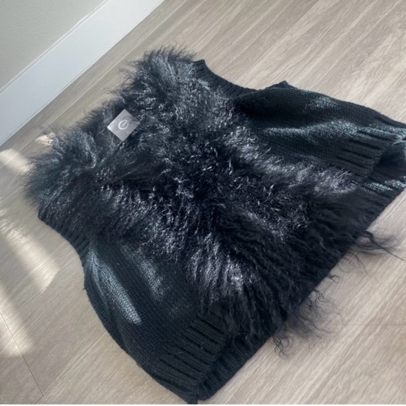 💎 Real Lamb Fur : This Is THE Vest 💎 - Picture 6 of 7